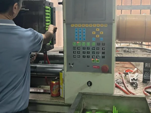 Moderne Besteckproduktion von Huashun