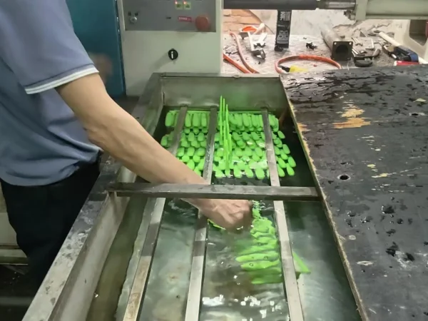 Moderne Besteckproduktion von Huashun