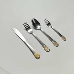 Crown Pattern Flatware Set in Bulk Luxury Middle East Style1